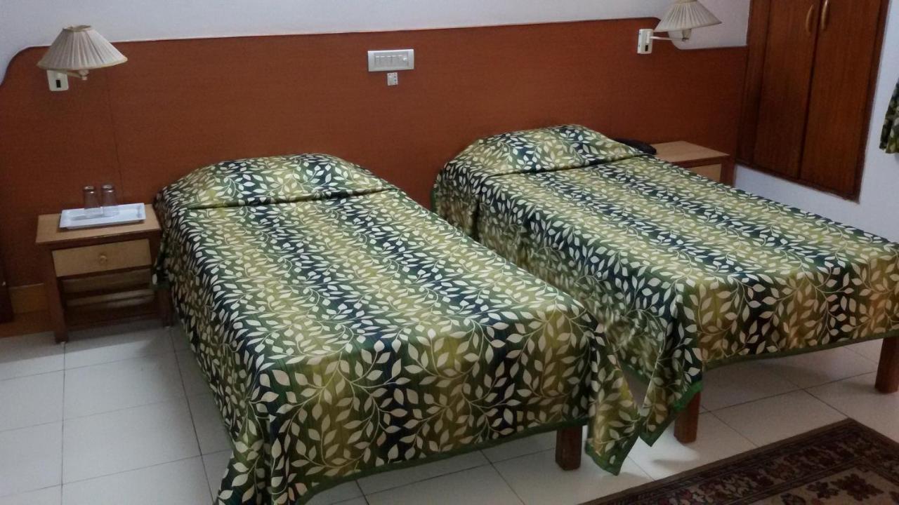Hotel Tapti Saral Bhopal Eksteriør billede